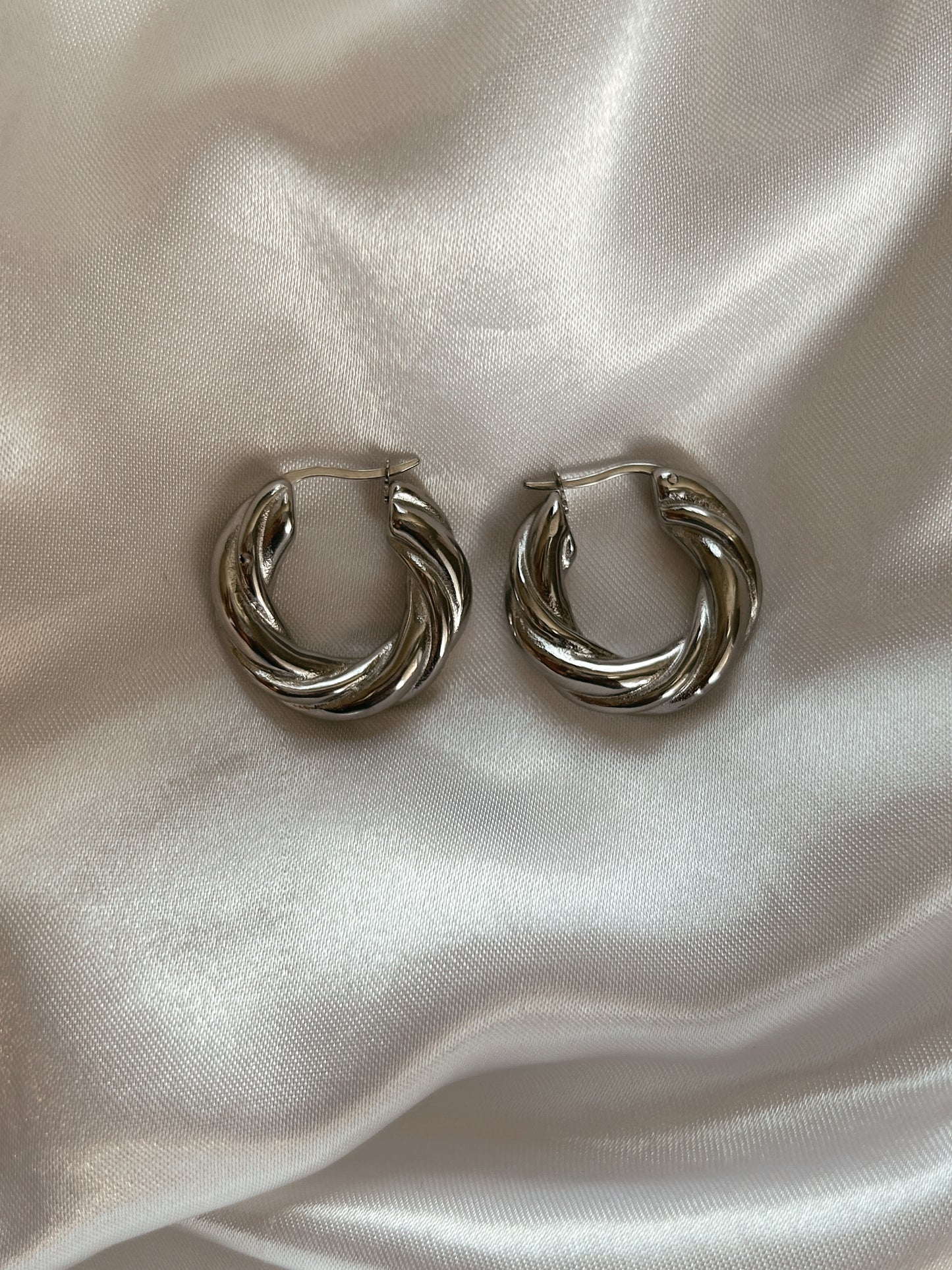 Naomi Hoop Earrings